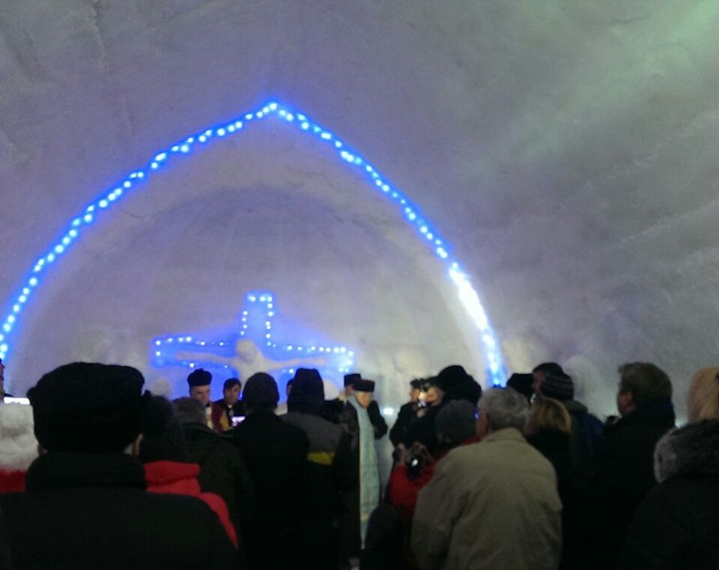 Biserica de gheață de la Bâlea Lac a fost sfințită. Lăcașul de cult de la peste 2.000 de metri este unic în Europa de Sud-Est | GALERIE FOTO
