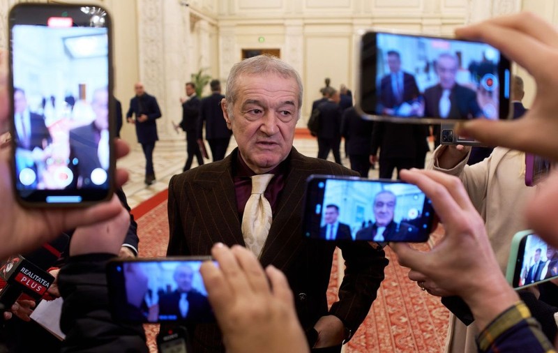 Gigi Becali susține că „un mesager” al lui Călin Georgescu i-a cerut 350.000 de dolari, ca să aducă echipa lui Trump în România