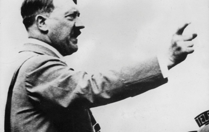 Amendat cu 900 de € pentru decapitarea lui Hitler