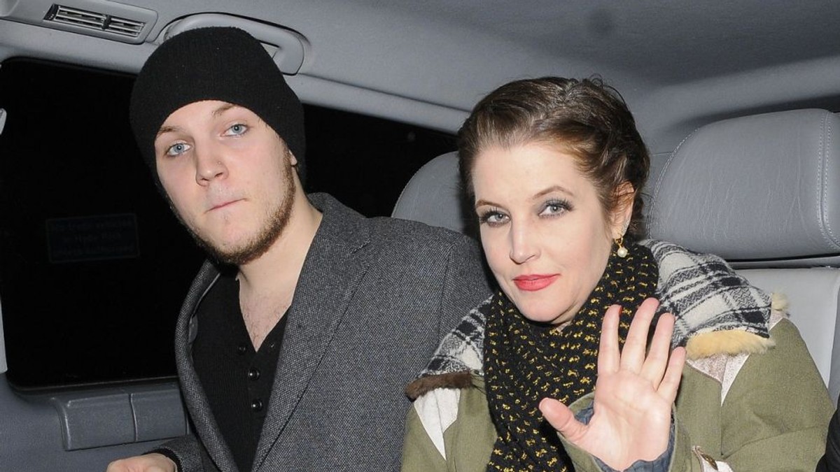 Benjamin Keough și mama sa, Lisa Marie Presley. Foto: Profimedia