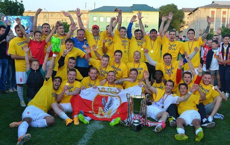 Doi fotbaliști români, la un pas de bătaie. Unul a plecat deja de la echipă. ”Bârfește pe toată lumea. Până nu va fi dat afară, nu va merge nimic” / VIDEO