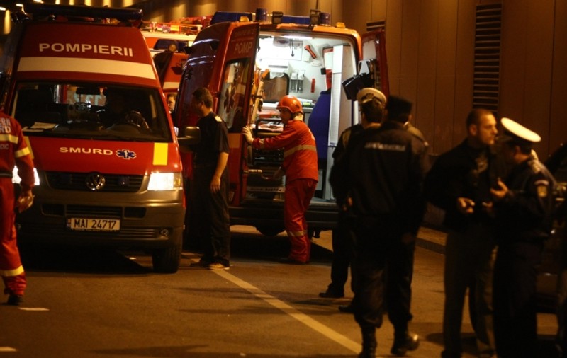 RATB: Coliziunea nu a putut fi evitată. Tramvaiele se succedau la distanţă mică