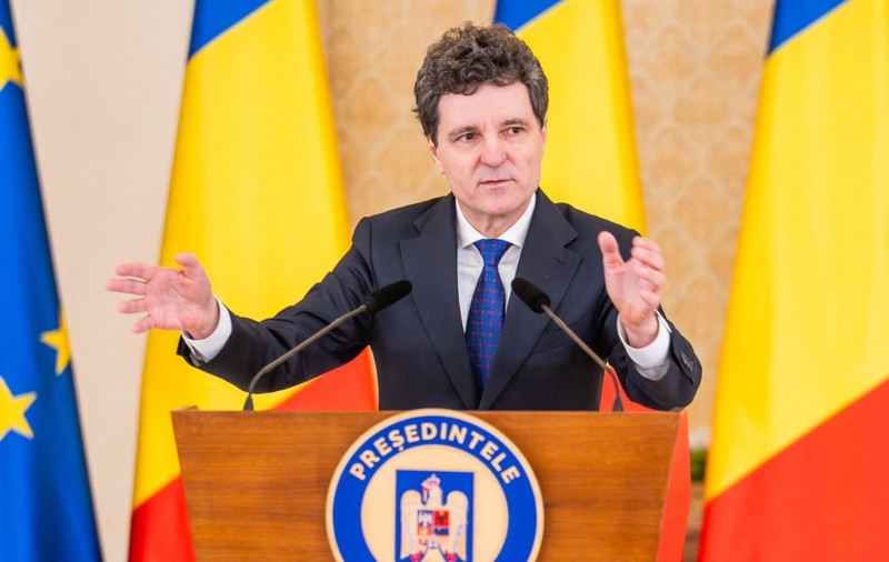 Nicușor Dan vrea să numească șefi la SRI și SIE și nu exclude oameni politici, dar este o problemă