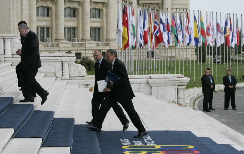 Federația cu două moașe! FRF anunță că împlinește, azi, 86 de ani, după ce forul fotbalistic românesc a sărbătorit Centenarul în 2009, sub conducerea lui Mircea Sandu