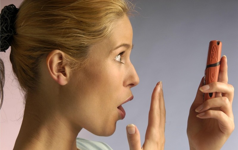 Angajații de la Protecția Copilului Vaslui au sunat la linia erotică. Cheltuieli uriașe, dezvăluite de Curtea de Conturi