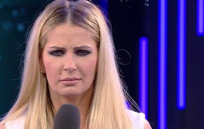 Andreea Bănică a păruit o femeie în parcare. Ce a făcut-o pe blondă să sară la bătaie