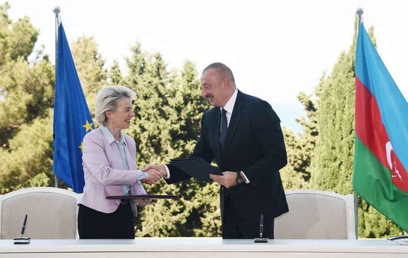 Azerbaidjan își va dubla exportul de gaze către UE până în 2027. Acordul, semnat azi