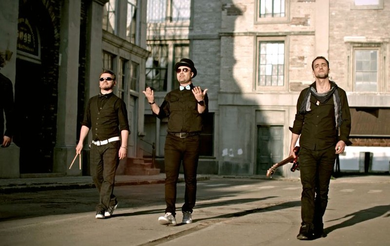 PREMIERĂ LIBERTATEA.RO | BERE GRATIS lansează single-ul şi videoclipul "Tot aşa e şi a mea"
