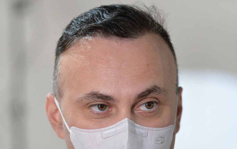 Medicul Adrian Marinescu: 2022 este un an de „convieţuire armonioasă” cu COVID. Ce spune despre un nou val pandemic