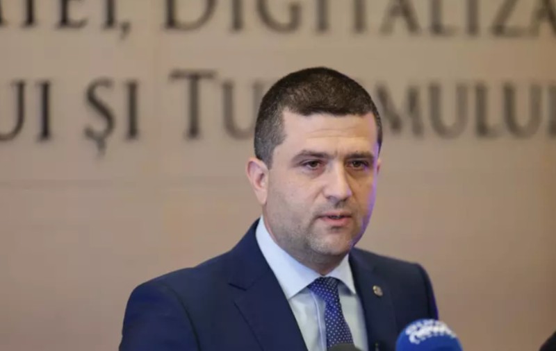 Ce salariu are Radu Miruță ca parlamentar şi ministru. Cazarea e plătită de Parlament: „Aşa e legea”