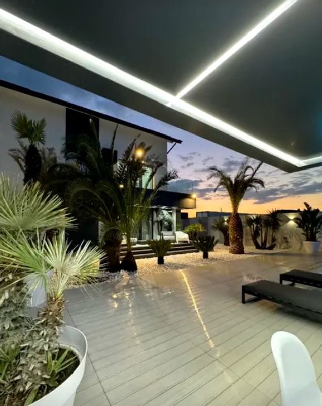 Imagini din curtea lui Dorian Popa. A investit mii de euro pentru a avea propriul paradis acasă