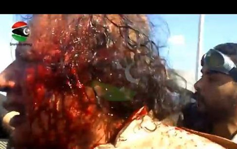Video | Uite ce bătaie şi-a luat Gaddafi când a fost prins!