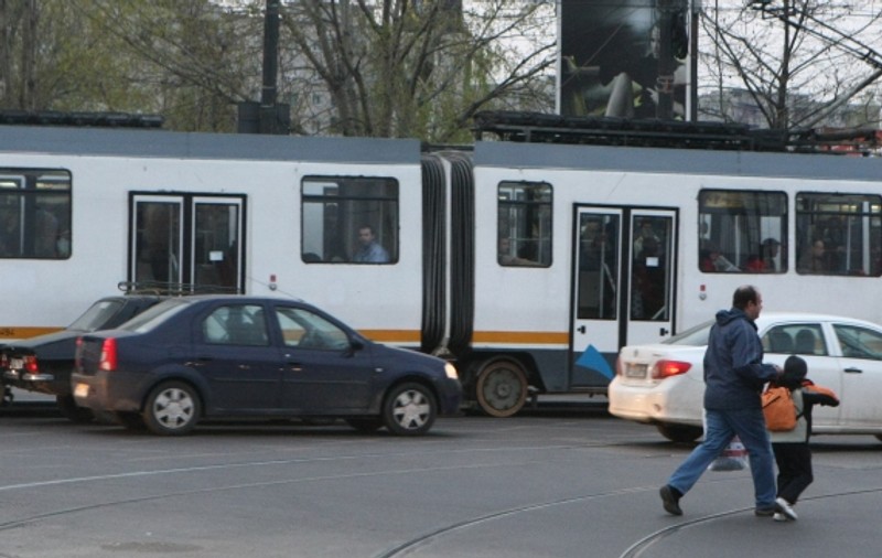 Un tramvai de pe linia 21 a deraiat în Capitală, în cartierul Colentina