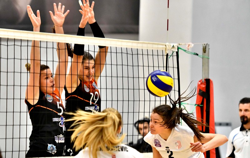Derby-ul Volei Alba Blaj - CSM București, câștigat de ardelence. Rezultatele de miercuri din Divizia A1 feminină de volei