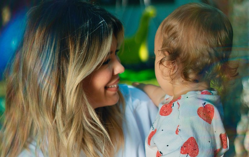 Gina Pistol și-a lăsat fetița în grija soacrei. Mama lui Smiley a urmat regulile vedetei: „Avem un copil care se adaptează foarte repede”