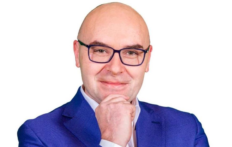 Cine este Mihai Răzvan Moraru, candidatul susținut de PNL și USR care îl provoacă pe Marcel Ciolacu la șefia Consiliului Județean Buzău