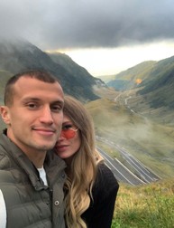 Evgheni și soția sa, Ekaterina, pe Transfăgărășan