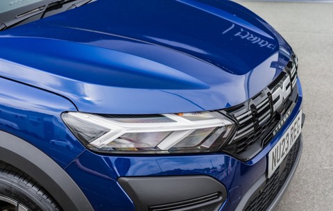 Dacia Sandero albastră