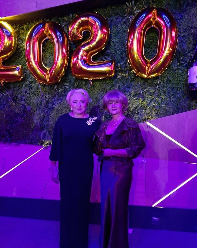 Unde a petrecut de Revelion Viorica Dăncilă și cine i-a cântat fostului premier
