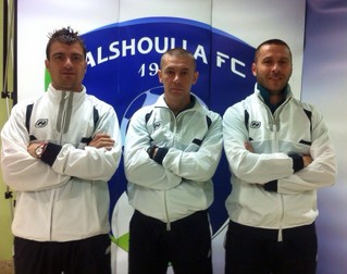 Eusebiu Tudor (centru) îi are în staff la Al Shoalah pe Bogdan Aldea (stânga) şi pe Ştefan Odoroabă (dreapta)