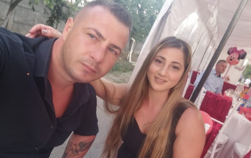 Un bărbat care şi-a pierdut soţia în urma unei naşteri la Spitalul Caracal, apel pe Facebook pentru a-și transfera copilul la un alt spital