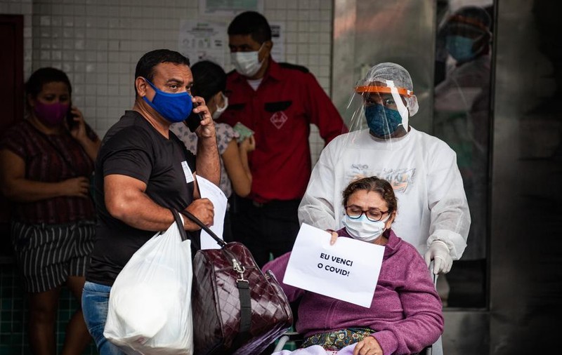Număr record de decese în Brazilia din cauza COVID-19. Aproape 2.000 de persoane au murit în 24 de ore