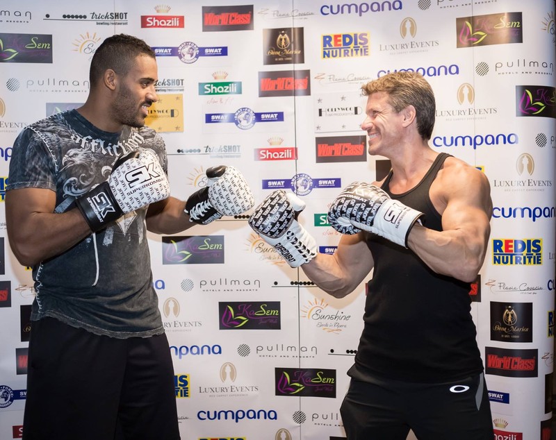 GALERIE FOTO / Campionii Superkombat au bătut o vedetă de la Hollywood