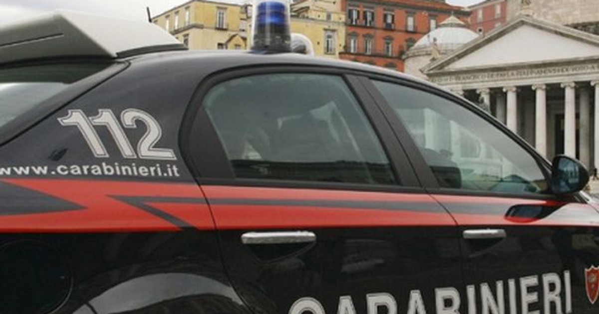 Doi pensionari italieni i-au furat rucsacul unui muncitor român