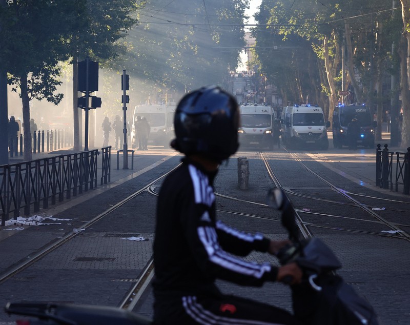 Revolta din Franța - bilanțul distrugerilor. Autoritățile din Marsilia se tem că urmează o nouă noapte marcată de violențe
