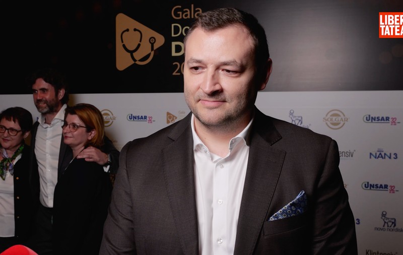 Dr. Ionuț Leahu a avertizat la „Gala Doctorului Digital 2026” despre produsele de albire pentru acasă: „Pot să vă lase fără dinți”