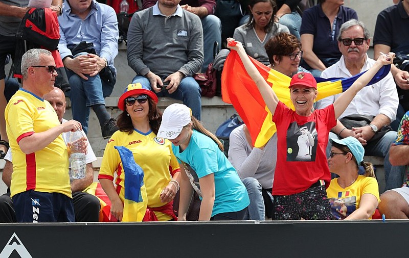 Simona Halep s-a calificat fără luptă în sferturile de finală, la Roma. Madison Keys a abandonat înainte de meci. Cu Stephens sau cu Garcia, mai departe
