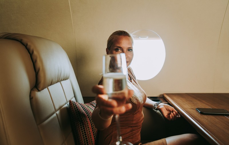 Cehia interzice băuturile alcoolice în avioanele guvernamentale, în urma unui scandal de hărțuire sexuală