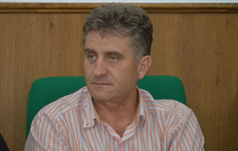 Primarul și viceprimarul unei comune din Vaslui, reținuți pentru că ar fi fraudat alegerile locale cu ajutorul urnei mobile