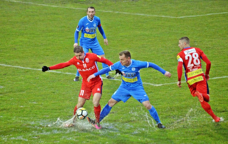 LIVE TEXT. FC Botoșani - CSM Poli Iași 3-2. Calificare în prelungiri, dintr-o lovitură de pedeapsă. S-a jucat în mocirlă, pe o ploaie torențială!
