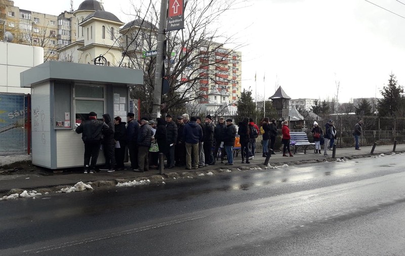 Precizările STB privind transportul gratuit pentru însoţitorii pensionarilor. Care sunt condițiile