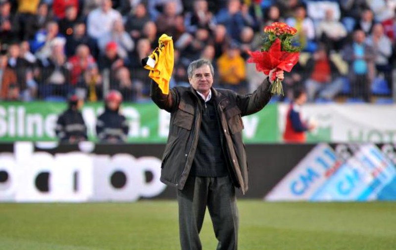 A murit Nicolae Pescaru! A fost considerat cel mai mare jucător al celor de la FC Brașov
