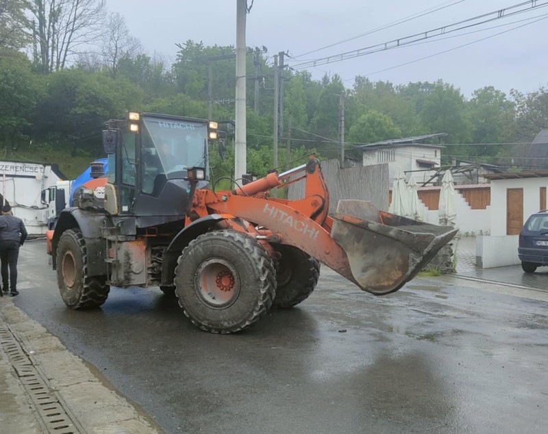 Ultimele zile ale Salinei Praid. „Cât o nucă era gaura din perete, apoi s-a tot mărit”. Cât de fezabilă este soluția evacuării apei | Reportaj