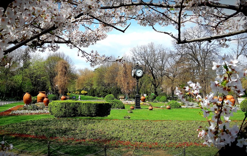 Festivalul ”Bucureştii lui Caragiale” începe sâmbătă, în Parcul Cişmigiu. Peste 30 de spectacole, în două luni