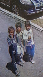 Așa arătau cei trei verișori, la momentul când au fost dați dipăruți.