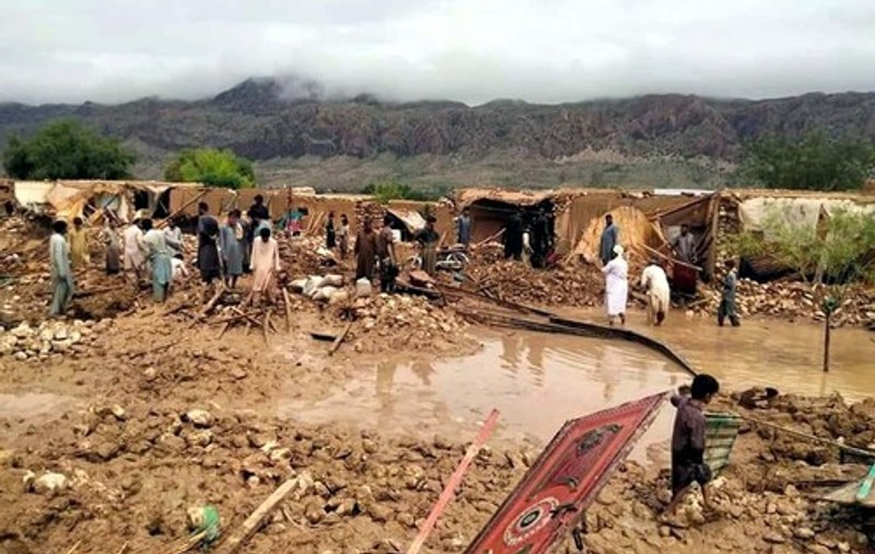 Inundațiile din Pakistan au ucis 580 de persoane și au lăsat milioane în sărăcie