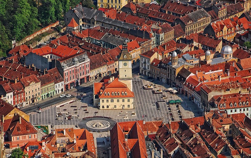 Municipiul Brașov revine la scenariul roșu după ce rata de infectare a crescut în ultimele zile