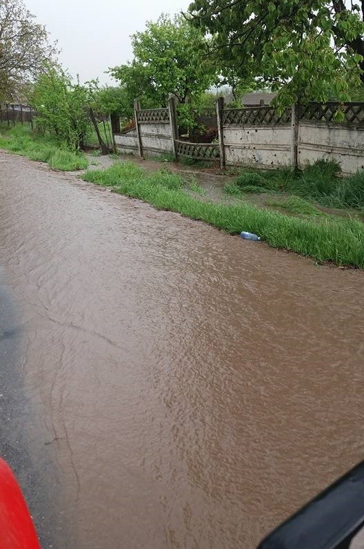 Drumul DN22A din Tulcea, inundat după ploaia torențială sursă foto: mesageruldetulcea.ro