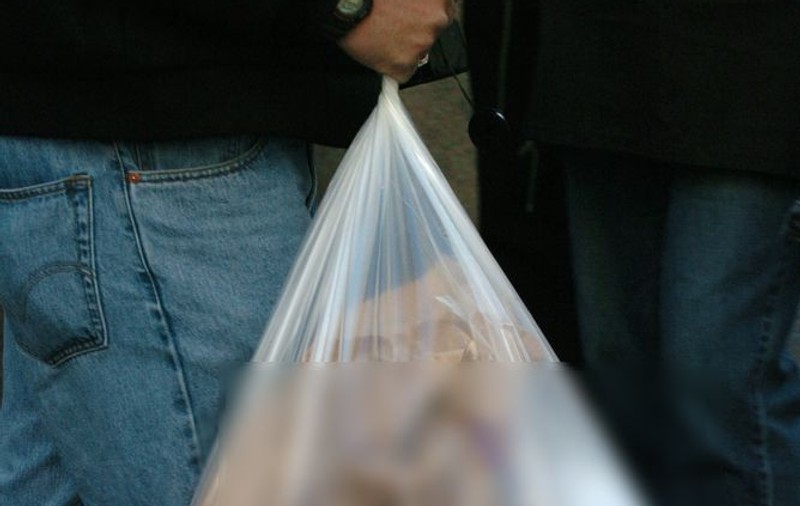 Cadavrul unui băieţel, găsit la gunoi