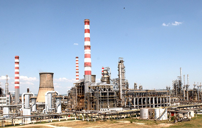 Şefii rafinăriei Petrotel Lukoil Ploieşti, achitaţi din nou de Tribunalul Prahova într-un dosar cu prejudiciu record de 1,7 miliarde de euro