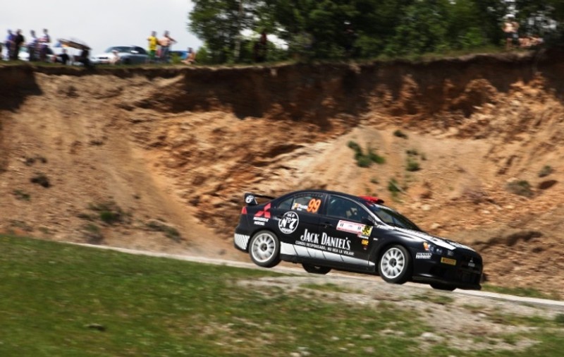 Campionatul naţional de raliuri se mută de joi până sâmbătă la Sibiu
