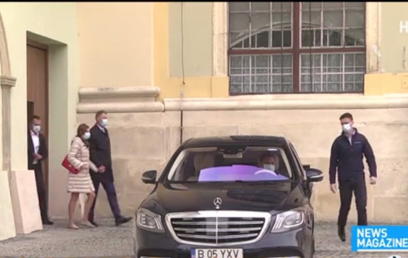 Klaus Iohannis şi Carmen Iohannis au participat la slujba bisericii Romano-Catolice din Sibiu