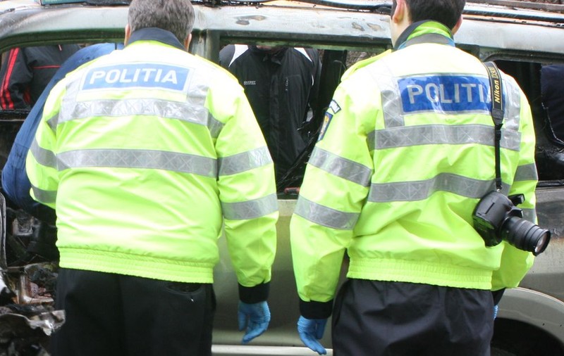 Bătaie de joc! Haine contrafăcute vândute în mai multe mall-uri!