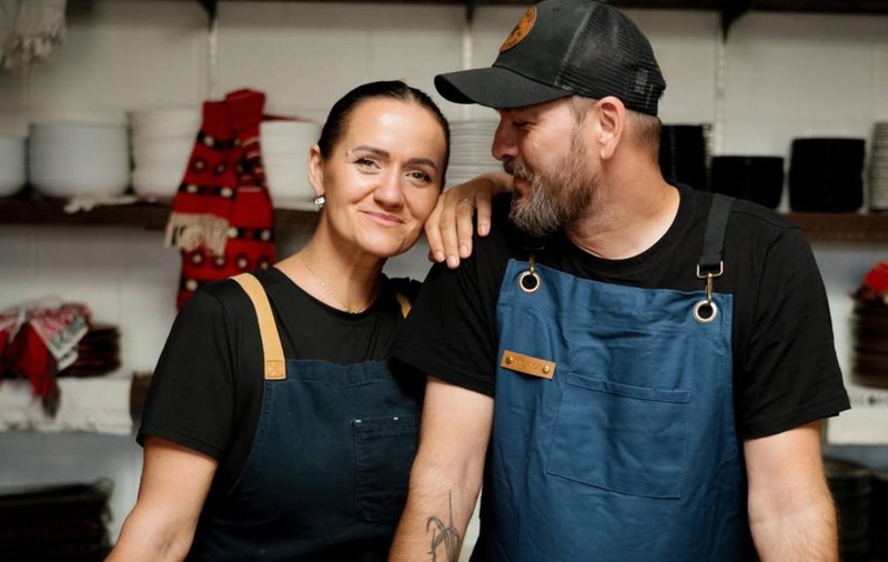 Gabriel și Gabriela, cuplul de bucătari români care a adus amandina și langoșul în inima Americii: „Leguma noastră favorită este porcul”