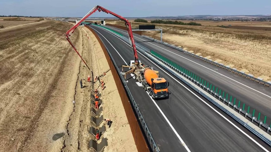 Record pe Autostrada Moldovei  5500 de oameni și peste 500 de utilaje lucrează pentru încă 50 km din Autostrada A7