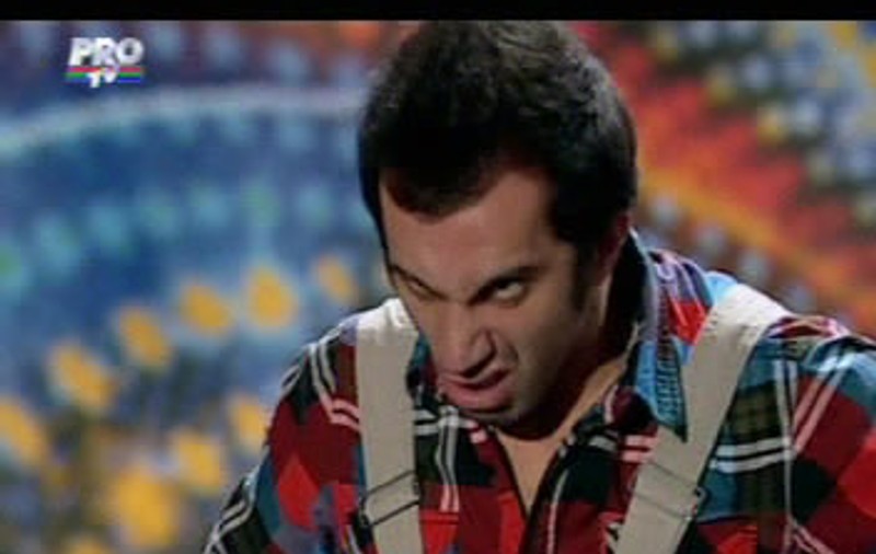 Un actor i-a făcut pe juraţii de la ”Românii au talent” să râdă în hohote. Vezi cum a reuşit să se califice! FOTO